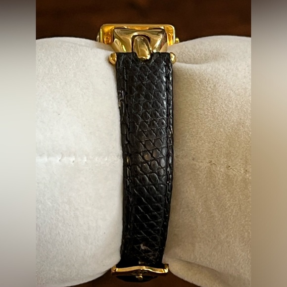 GUCCI 1800L interchangeable straps (just with back straps) - Picture 7 of 12